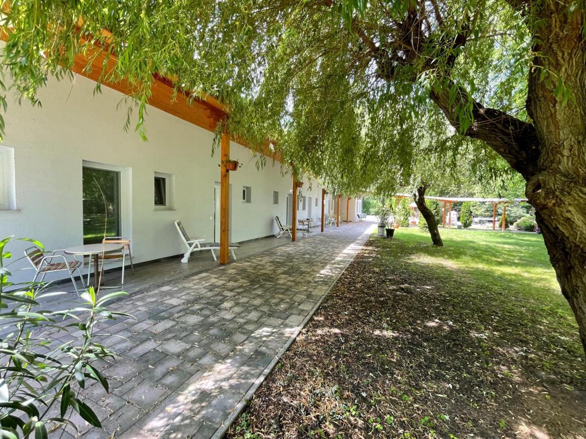 Aparthotel Liget Ueduelopark Fonyód Esterno foto