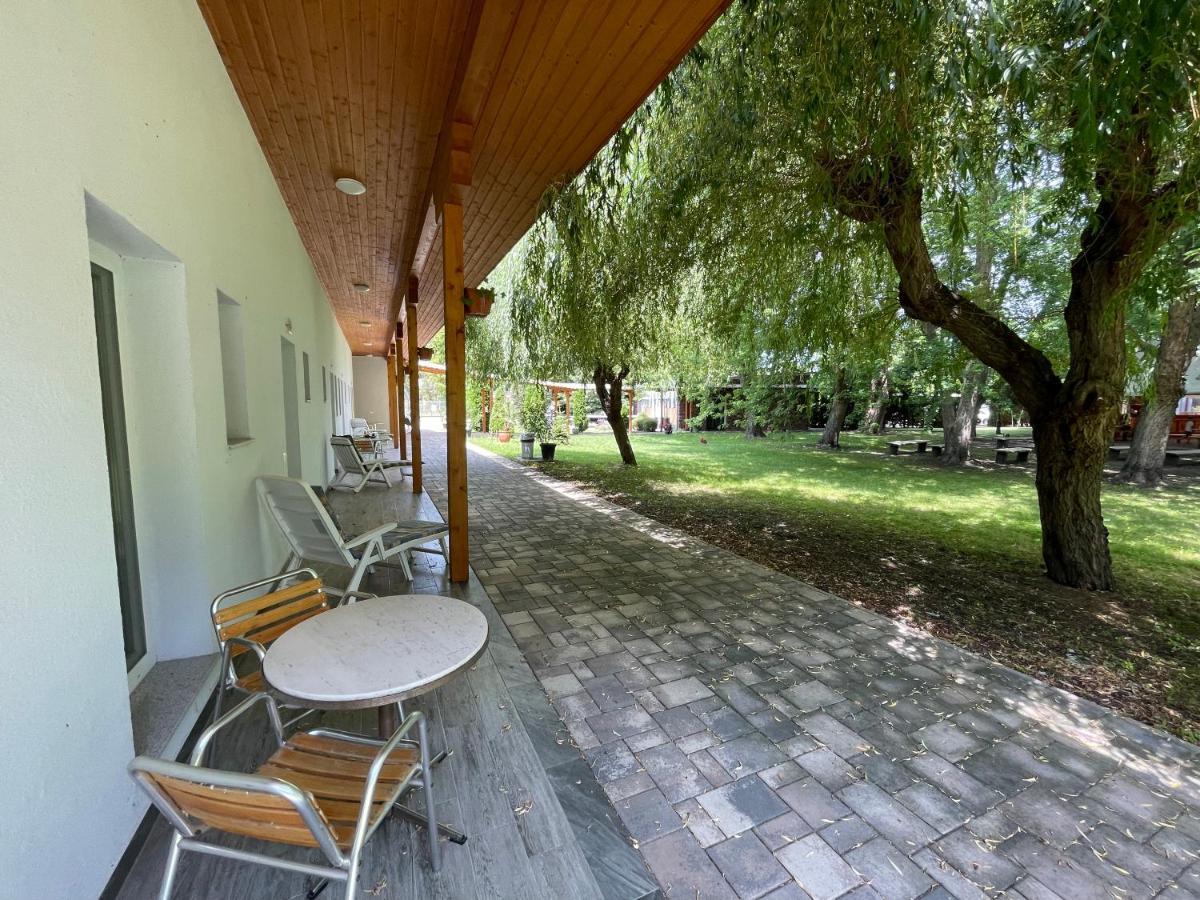 Aparthotel Liget Ueduelopark Fonyód Esterno foto