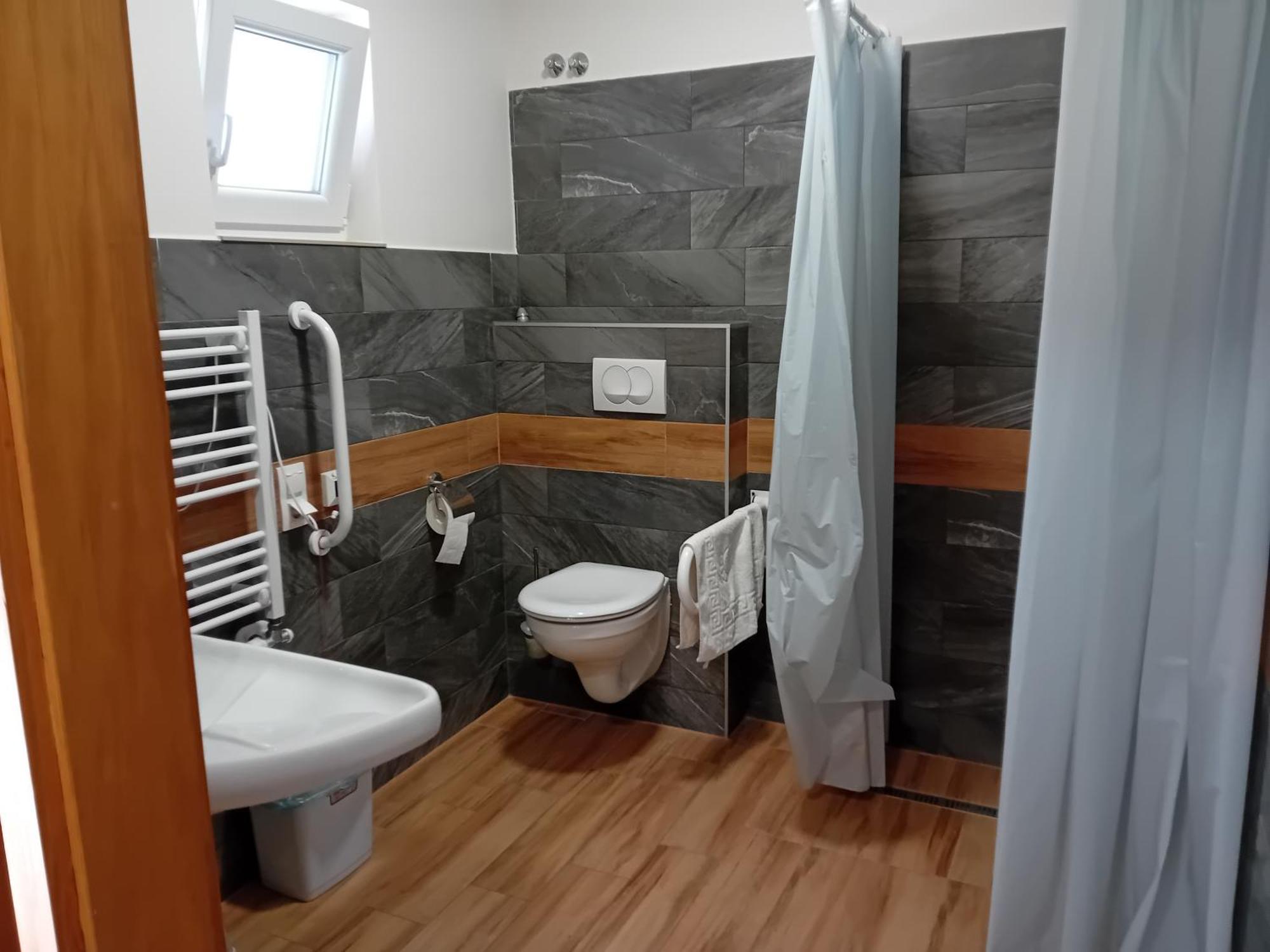 Aparthotel Liget Ueduelopark Fonyód Esterno foto